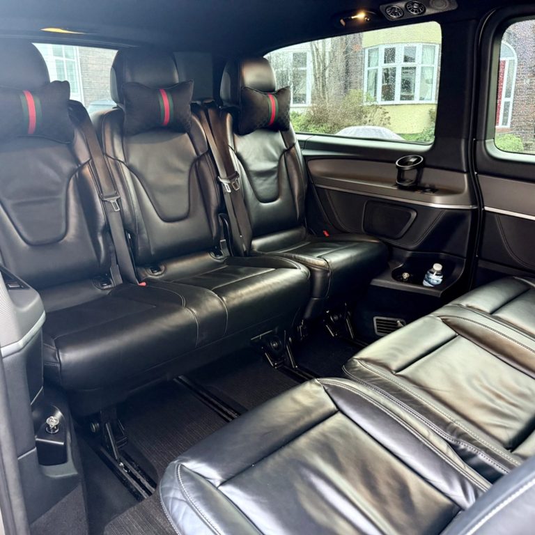 Airport Transfer Minibus Manchester Airport Airport Transfer Stafford to Manchester Airport